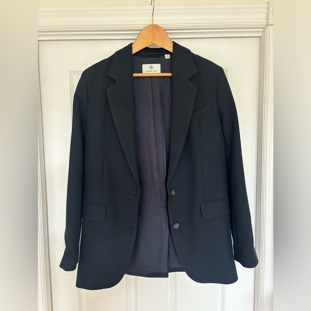 Aritzia Babaton oversized Navy Blue Blazer.